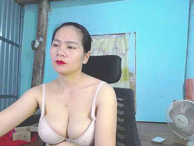 EllaShow93 webcam