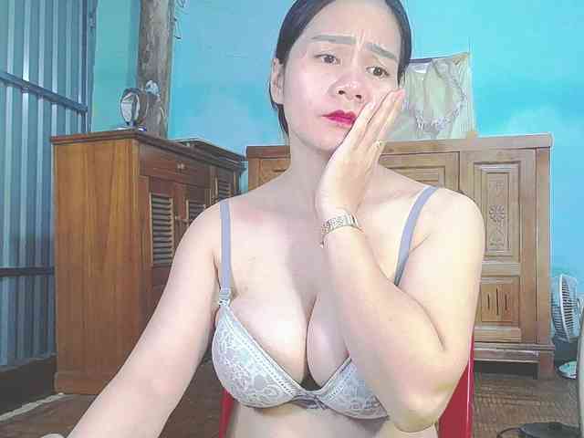 EllaShow93 webcam