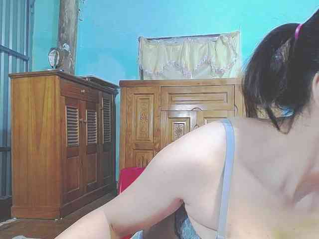 EllaShow93 webcam