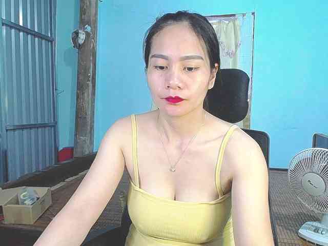 EllaShow93 webcam