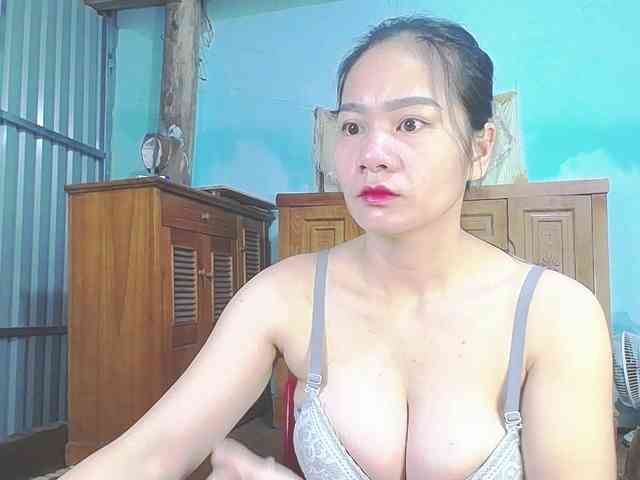 EllaShow93 webcam