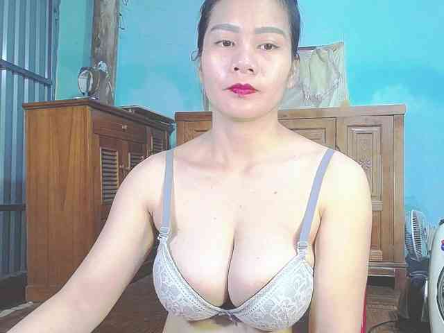 EllaShow93 webcam