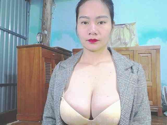 EllaShow93 webcam