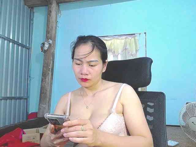 EllaShow93 webcam