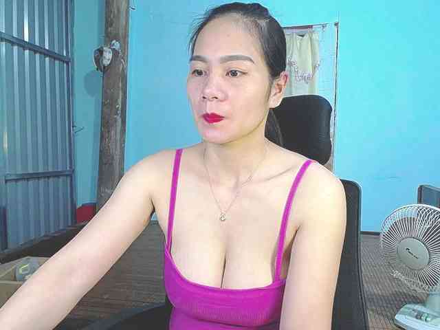 EllaShow93 webcam