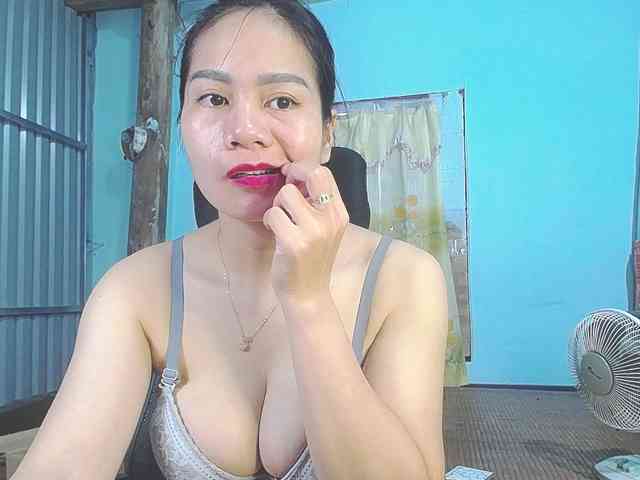 EllaShow93 webcam