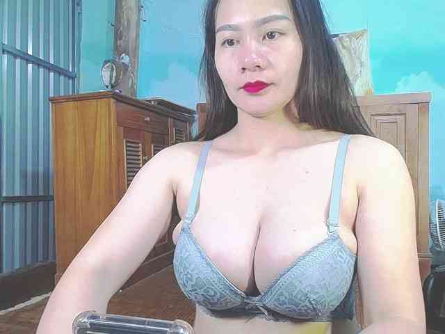 EllaShow93 webcam
