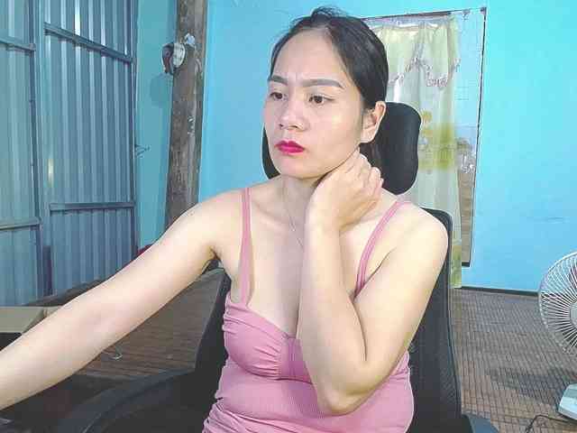 EllaShow93 webcam
