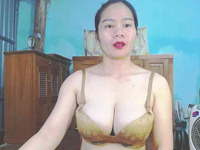 EllaShow93 webcam