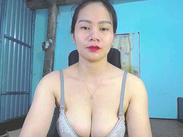 EllaShow93 webcam