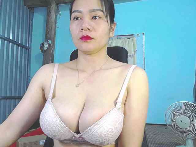 EllaShow93 webcam
