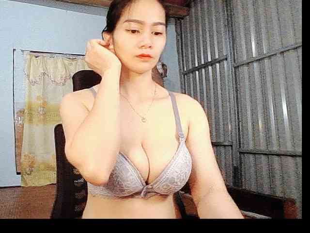 EllaShow93 Live Webcam on BongaCams EllaShow93 Live Webcam on BongaCams