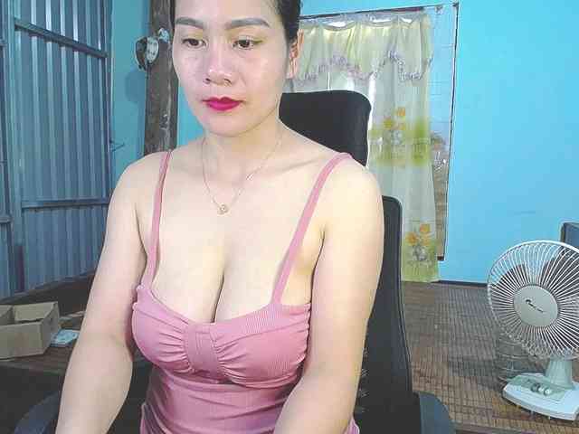 EllaShow93 webcam