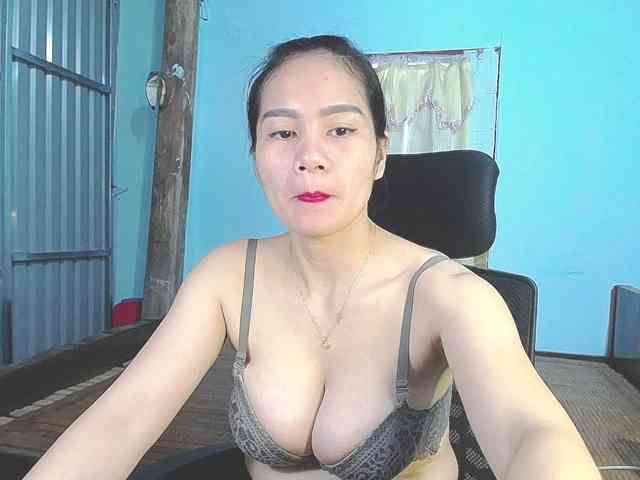 EllaShow93 webcam