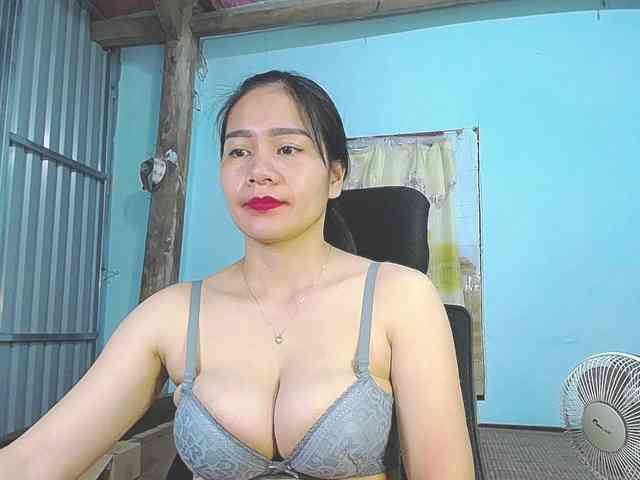 EllaShow93 webcam