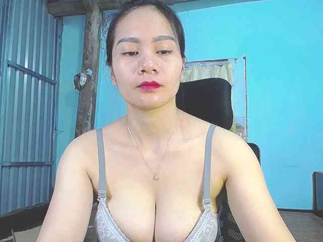 EllaShow93 webcam