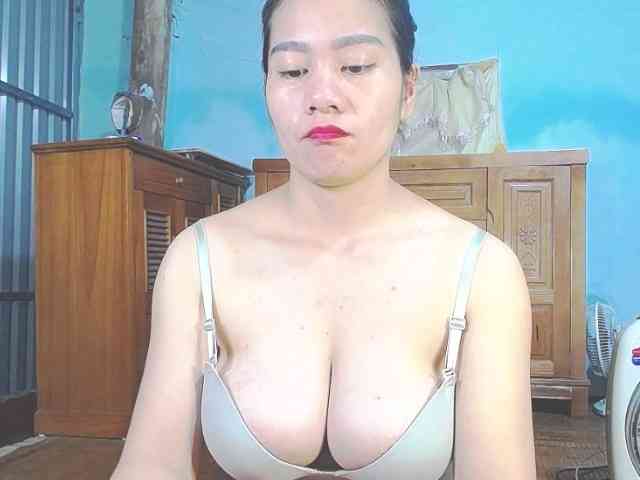 EllaShow93 webcam