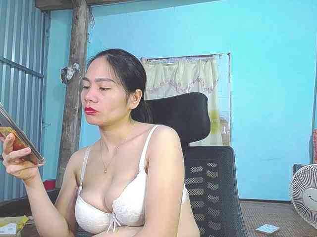 EllaShow93 webcam