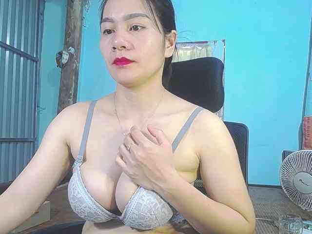 EllaShow93 webcam