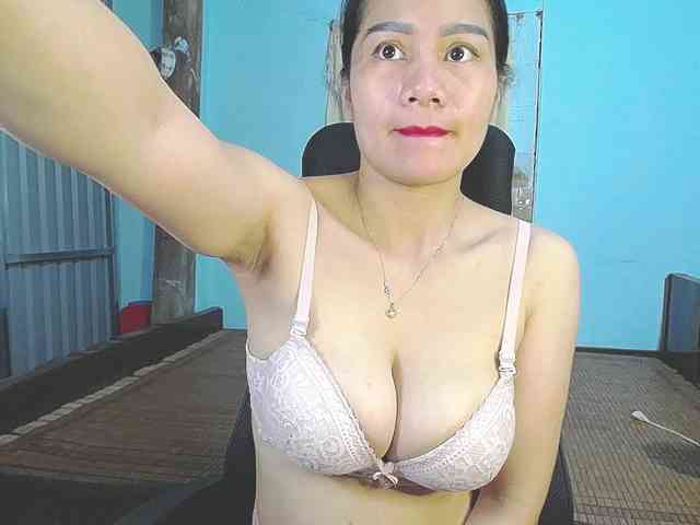 EllaShow93 webcam