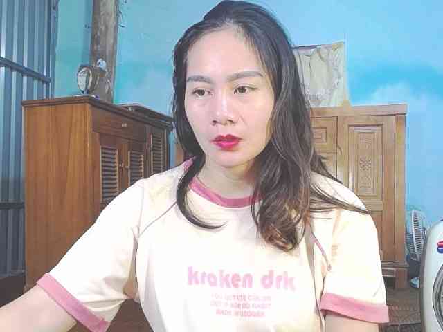 EllaShow93 webcam