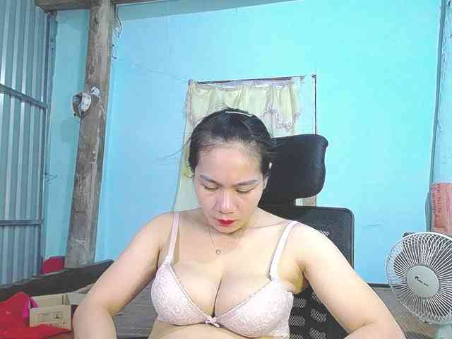 EllaShow93 webcam