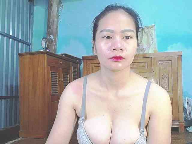 EllaShow93 webcam