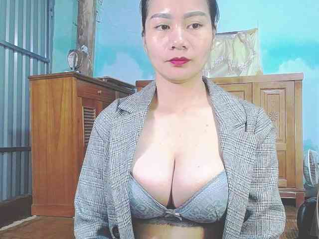 EllaShow93 webcam