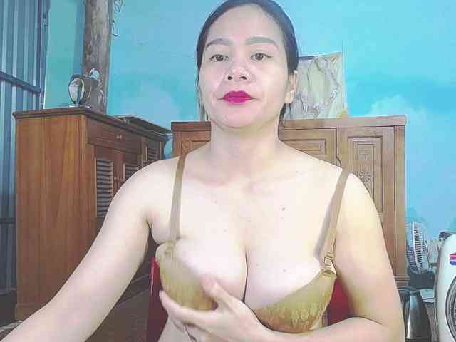 EllaShow93 webcam