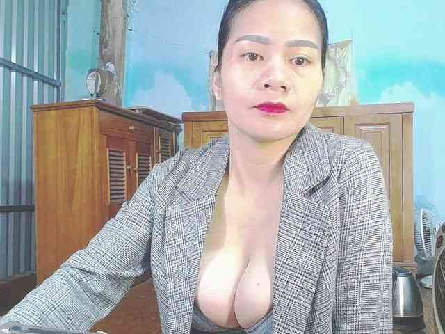 EllaShow93 webcam