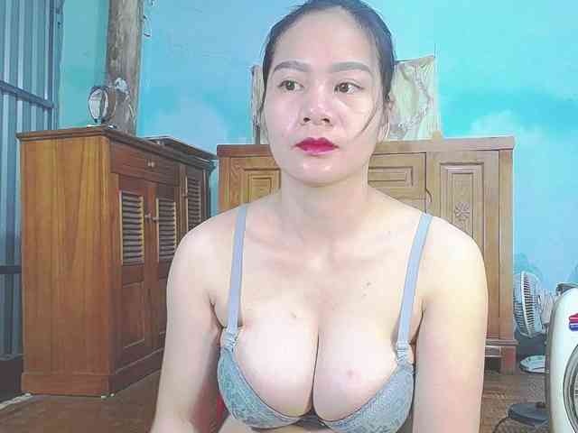 EllaShow93 webcam