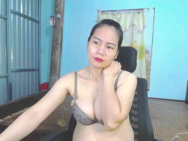 EllaShow93 webcam