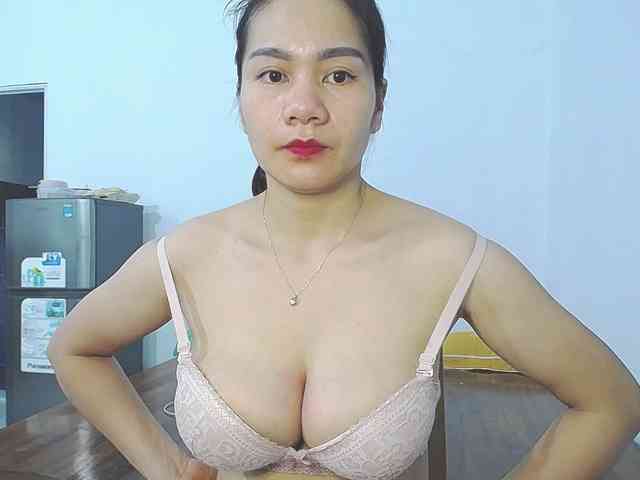 EllaShow93 webcam