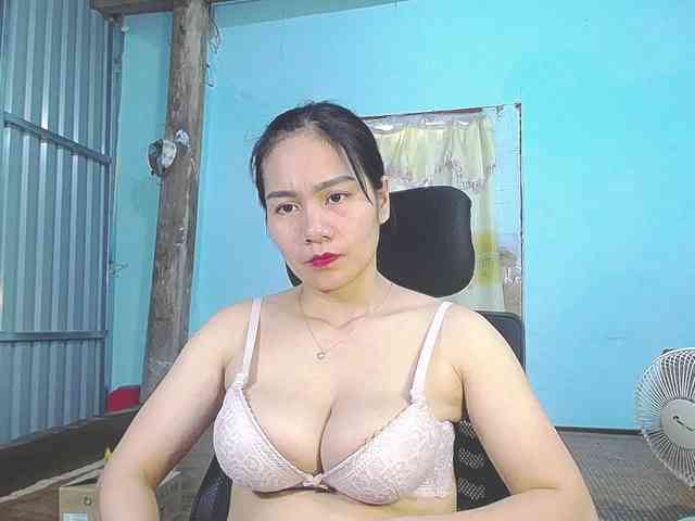 EllaShow93 webcam