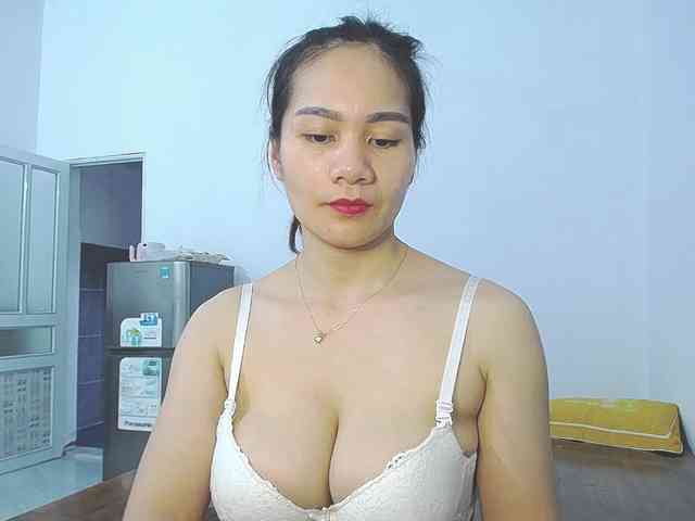 EllaShow93 webcam