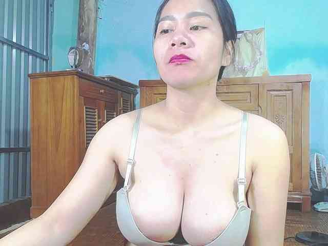 EllaShow93 webcam