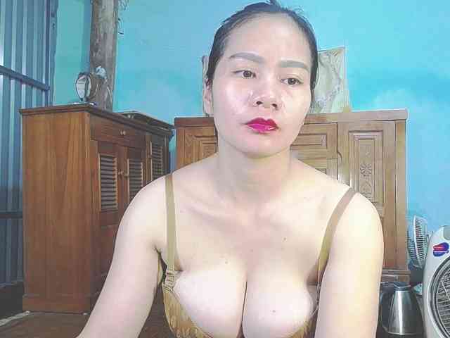 EllaShow93 webcam