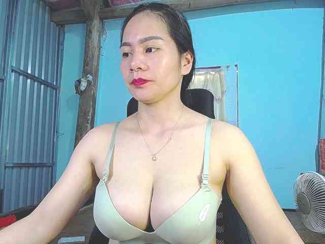 EllaShow93 webcam