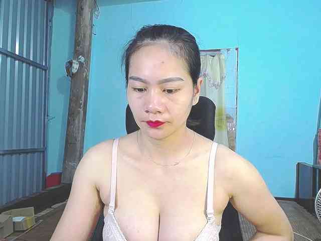 EllaShow93 webcam