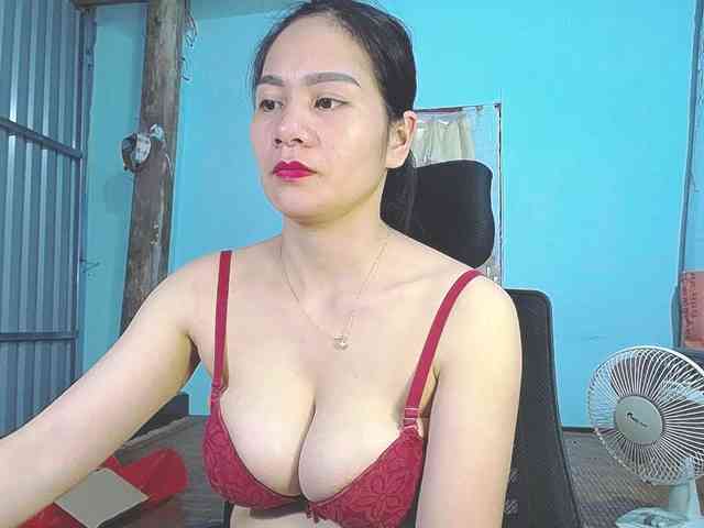 EllaShow93 webcam
