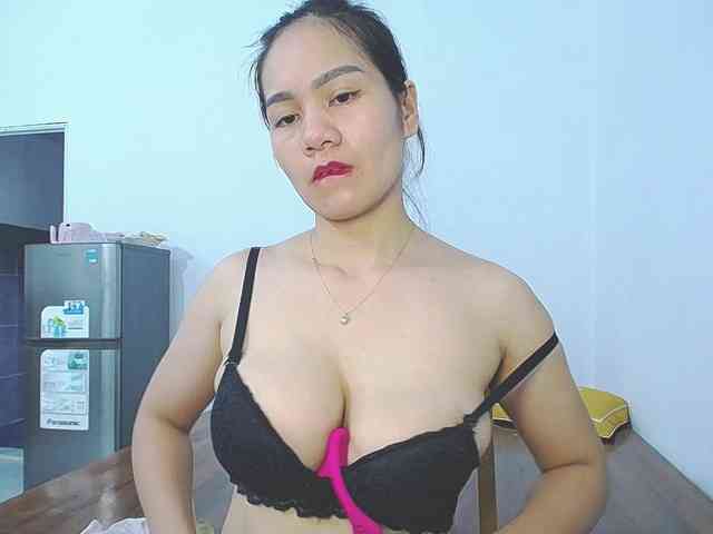 EllaShow93 webcam