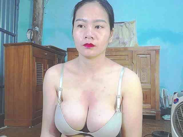 EllaShow93 webcam