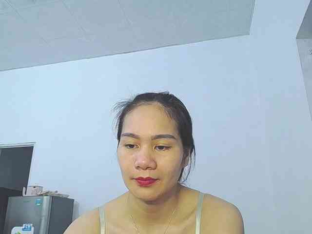 EllaShow93 Live Webcam on BongaCams