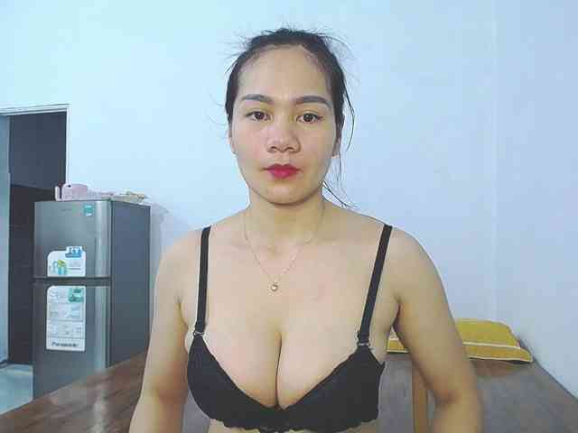 EllaShow93 webcam