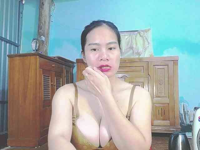 EllaShow93 webcam