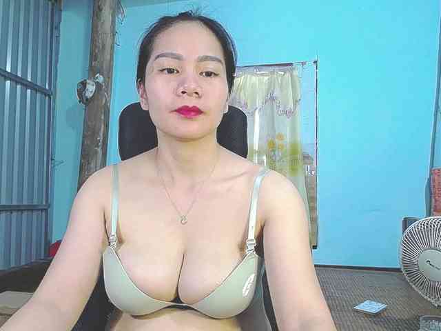 EllaShow93 webcam