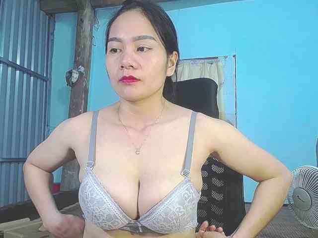 EllaShow93 webcam