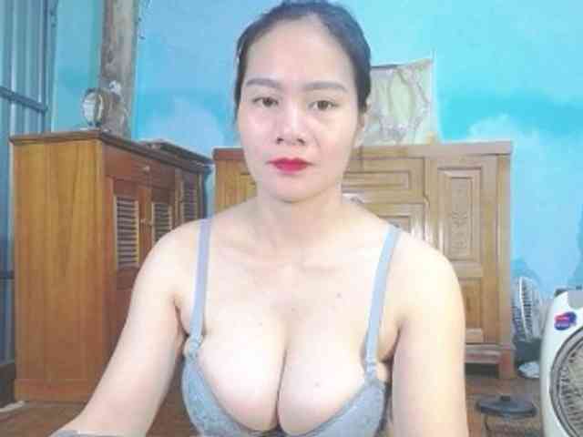 EllaShow93 webcam