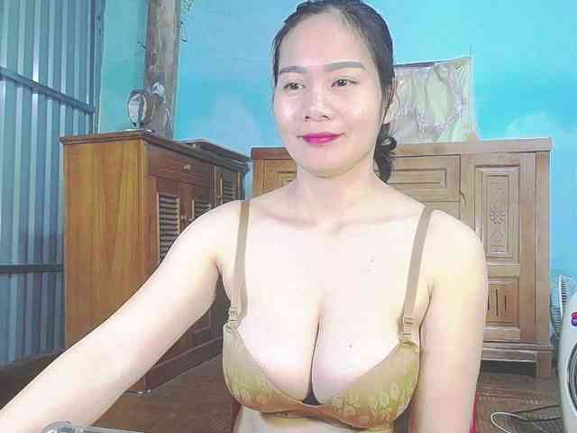 EllaShow93 webcam