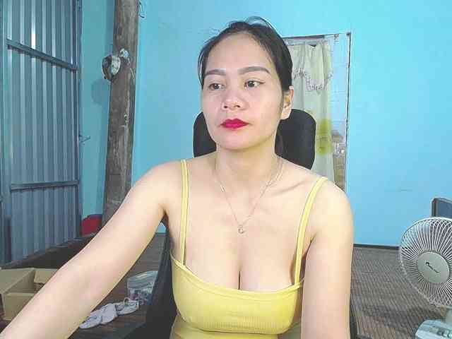EllaShow93 webcam
